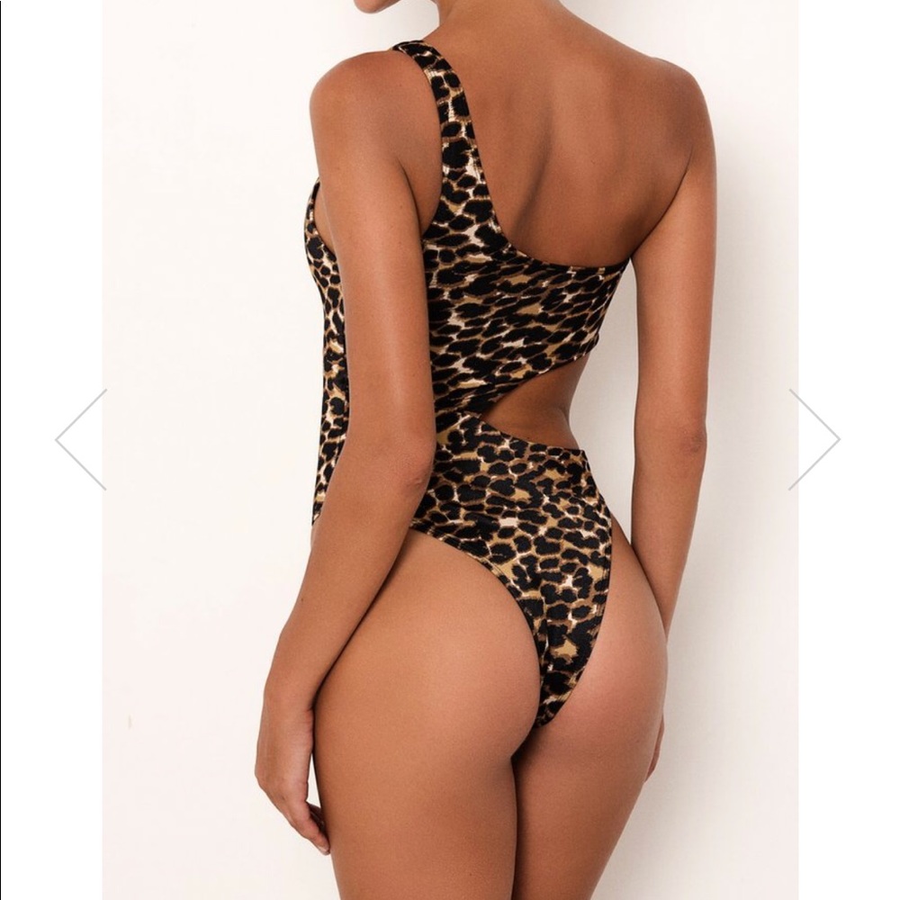 Sommer swum once piece